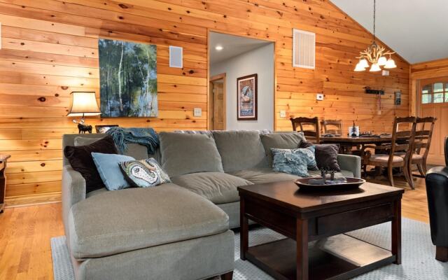 Retreat at Wintergreen Pool Access Grill