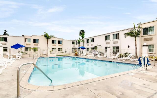 Motel 6 Carson, CA