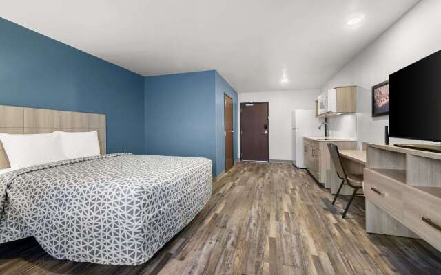 Woodspring Suites Dearborn - Detroit