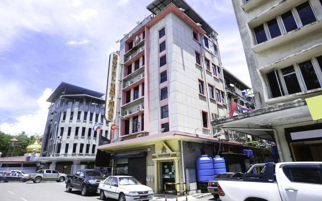 OYO 89958 Hotel Umimas