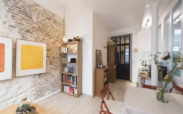 Characterful Bastille Hideaway