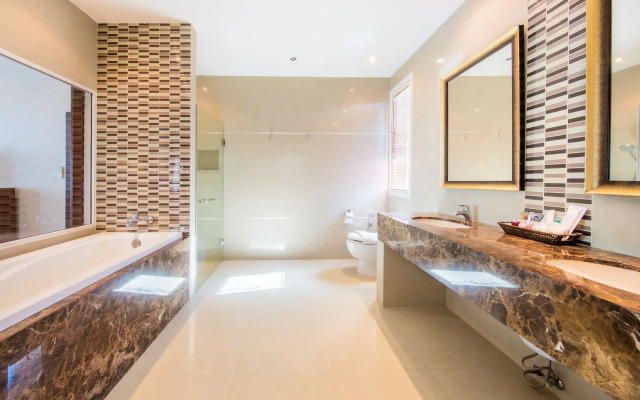 PARADISE Pool Villa Pattaya in Tropicana Village