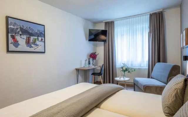 Hotel Alpina – Guest Rooms – Schiers