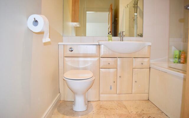 Spacious, Bright & Modern 3 Bedroom Family Home