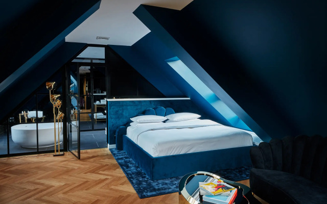 Provocateur, Berlin, a part of Sircle Collection