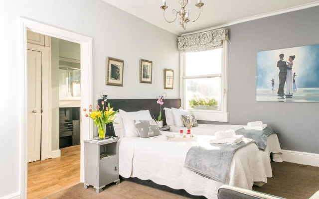 The Henry Guest House