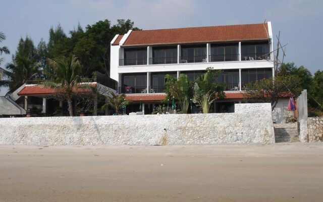 Sea Memories White Sand Beach Hotel