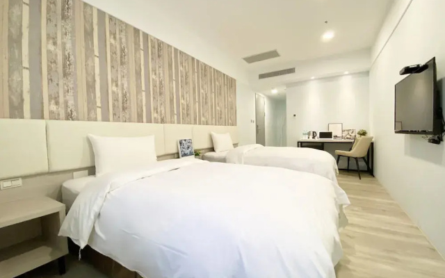 Gold Hotel