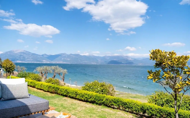 Lefkon Villa With Pool by the Sea - N Peloponnese