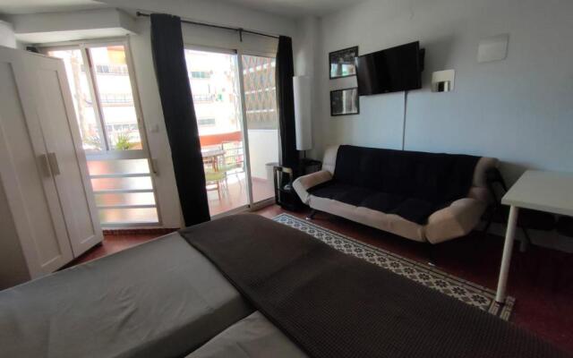 Flat2 studio 150m from the beach with pool