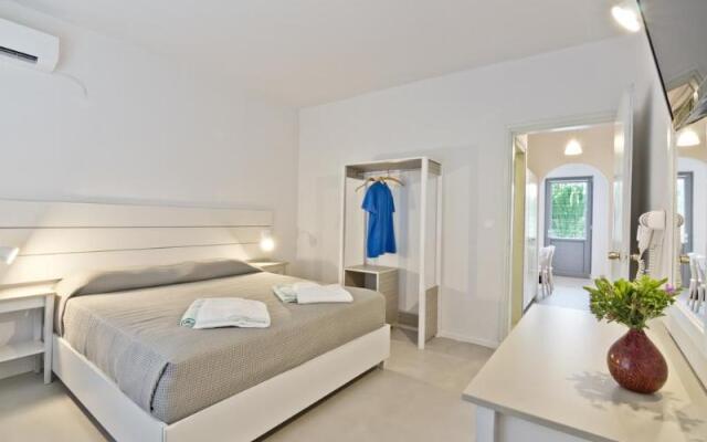 Gregory Peck Beach Break Apartments