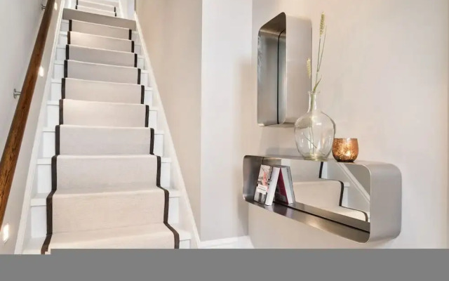 Prime Knightsbridge Mews-4 bed House