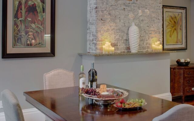 Newly Renovated Parkside Apt