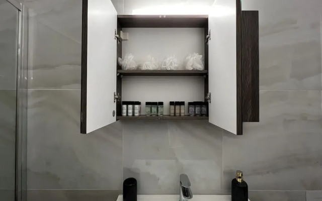 Caryatids Luxury Apartment