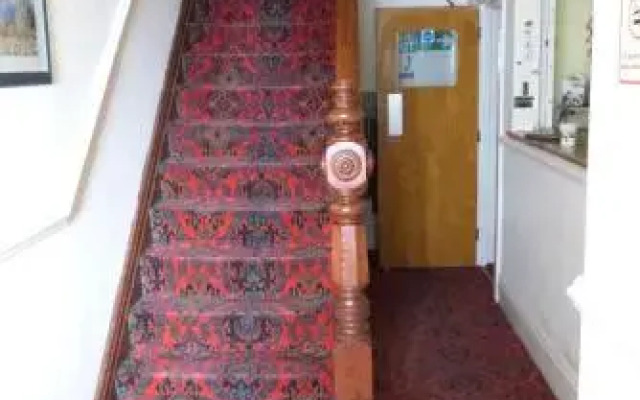 Hurst Dene Aparthotel
