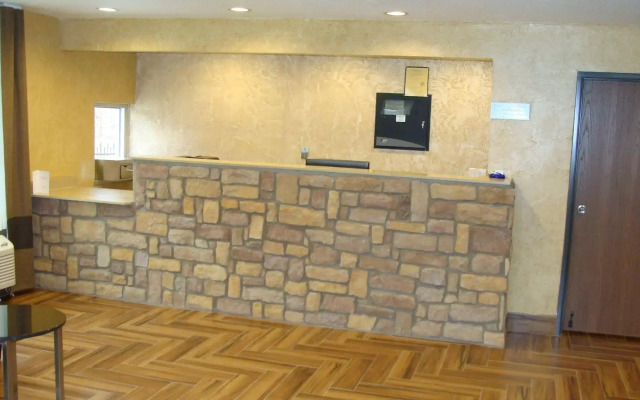 West Worth Inn and Suites