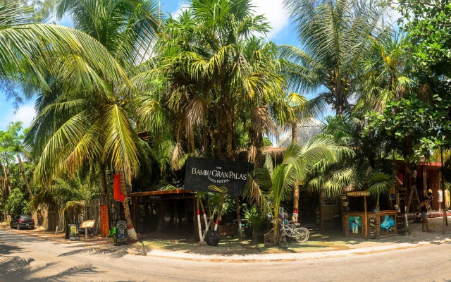 Hostel Bambu Gran Palas