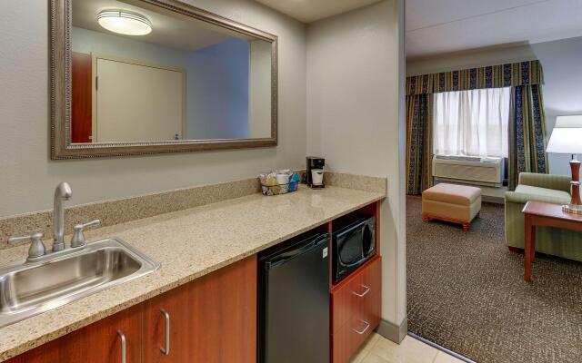 Hampton Inn & Suites Indianapolis-Airport