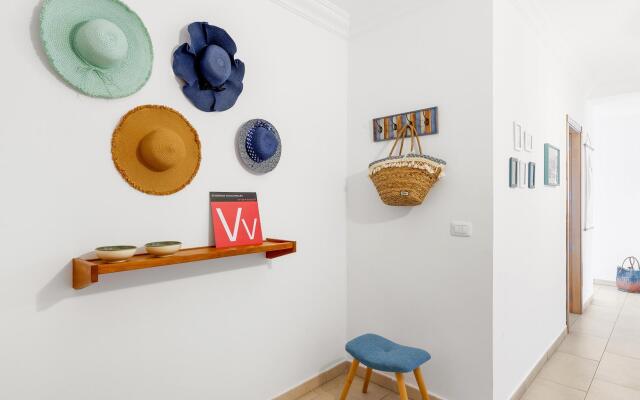 Boutique loft with BBQ terrace and ocean views