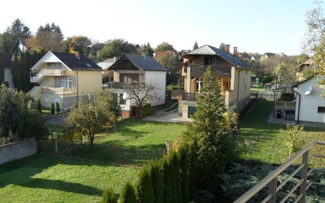 Márta Apartments House
