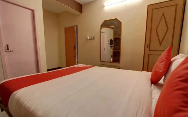 Hotel Viknesh by OYO Rooms