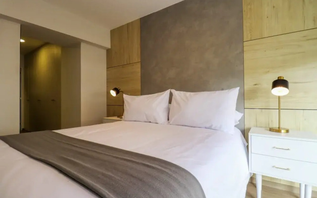 w Illustrious 1BR w Balcony in Miraflores