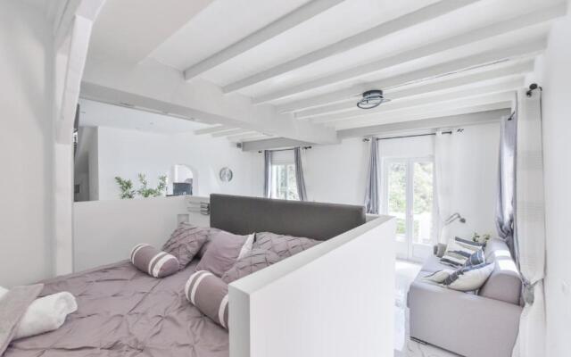 THE WHITE HOUSE BEAUSOLEIL- Monaco Border