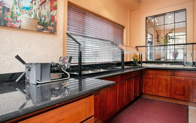 Best Western Plus Brookside Inn