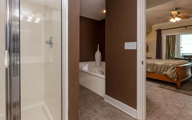 Phoenix Ix 1405 3 Bedroom Condo