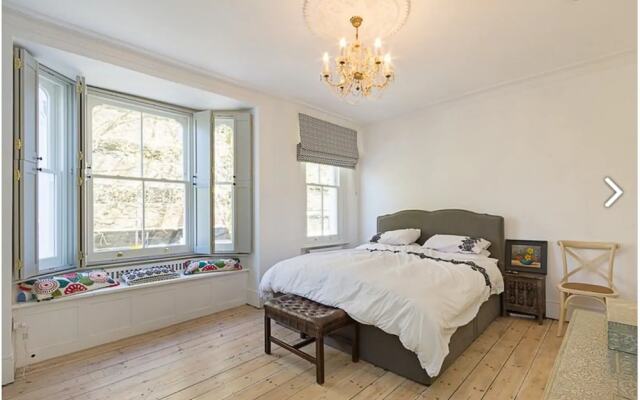 4 Bedroom Town House in Shepherd’s Bush