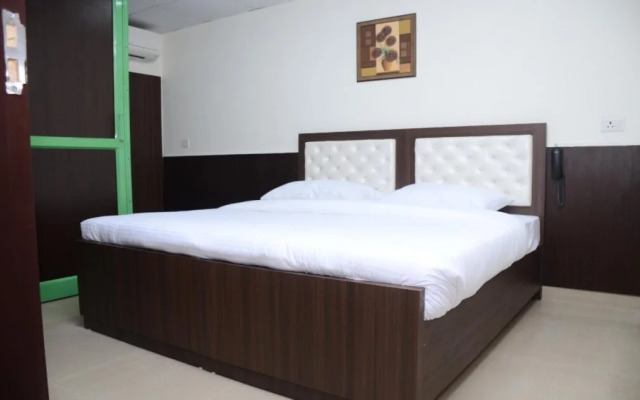 The 7 Days Hotel