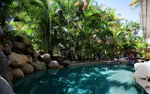 Seascape Holidays - Coral Apartments
