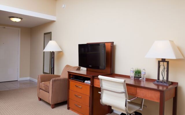 Red Cottage Inn & Suites