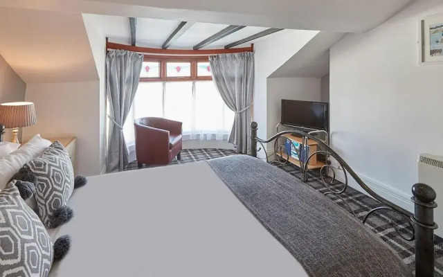 Apartment 4 at Khyber