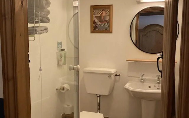 Riverside B & B