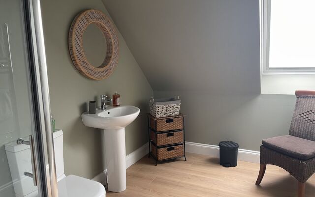 Fabulous Open Plan Studio Retreat - Cowdenbeath