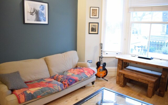 1 Bedroom Apartment With Patio in London