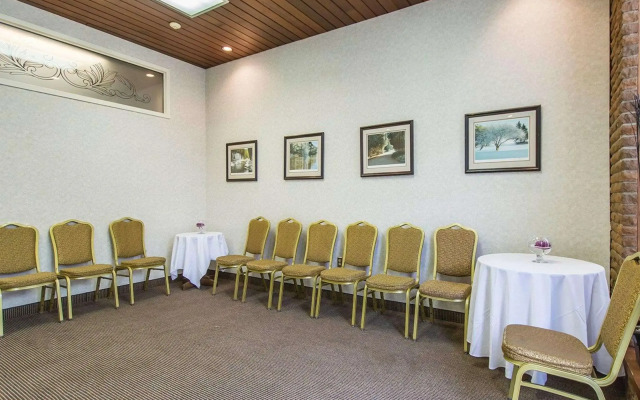 Quality Inn & Suites Downtown