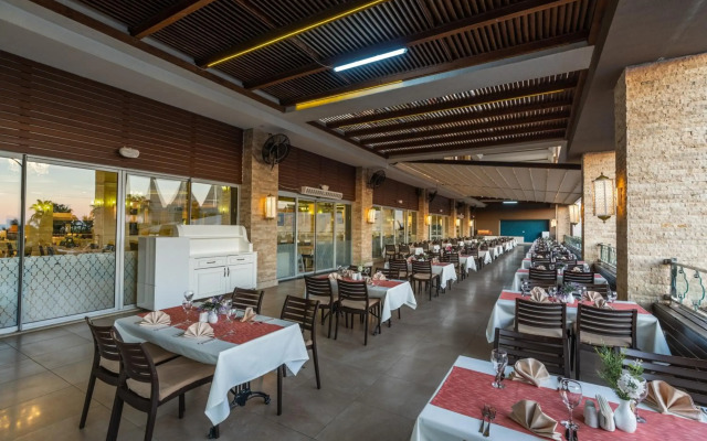Adenya Hotel & Resort