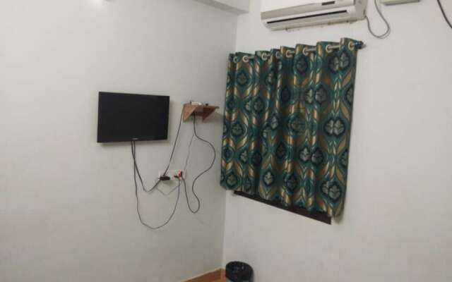 Iroomz Lotus Grand