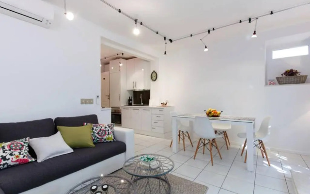 Joy4You Apt near Beach and Center