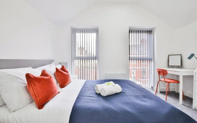 Modern 2 Bed House - Sleeps 4