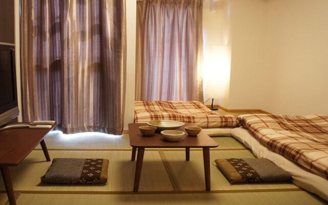 Tiara Court West apartment