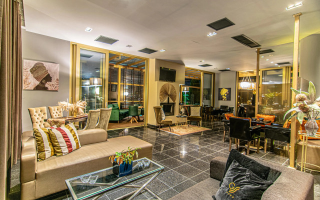 Golden Suites & Spa