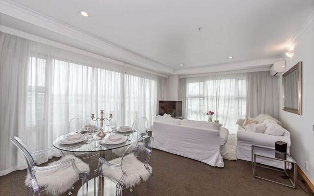 Panoramic Views - 2 Bedroom Sub-Penthouse