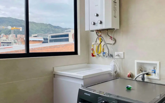 w Illustrious 2BR w Street View in Chapinero