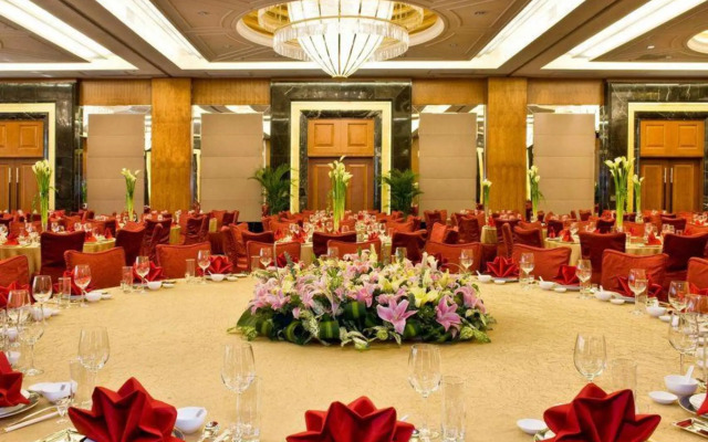 Merryland Traders Hotel