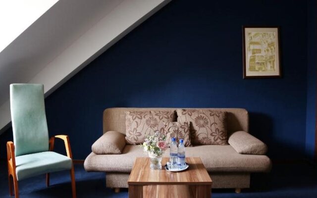 LONDON Boutique hotel & Restaurant