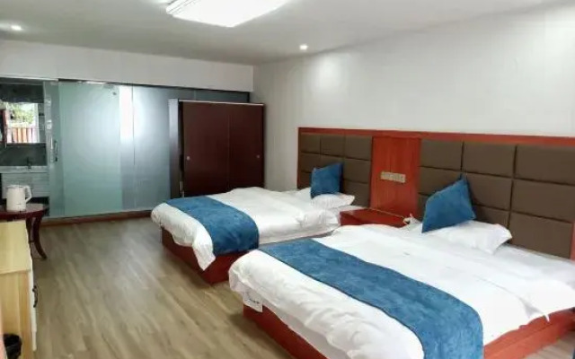Hailuogou Yangyan Lao Jinyinshan Hotel