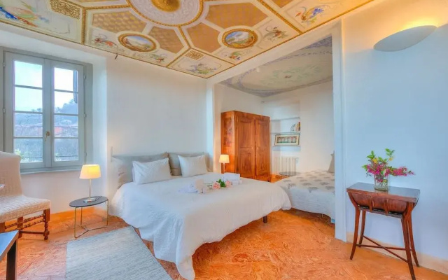 Casa Mirica
